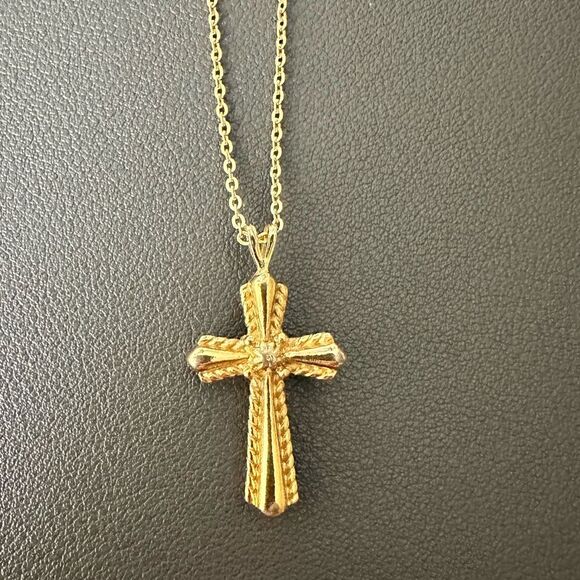 Avon Reversible Ruby Red Stone Cross Pendant Necklace Gold Tone - Picture 2 of 6